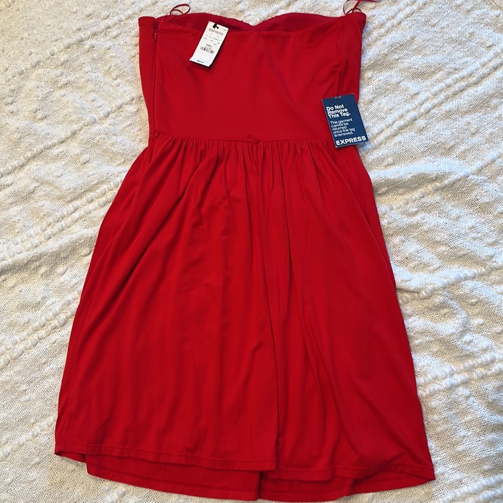 NWT cute flowy Red Express Dress ❤️